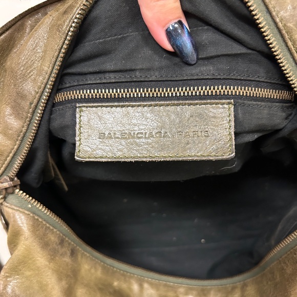 Balenciaga Shoulder Bag - Picture 13 of 16